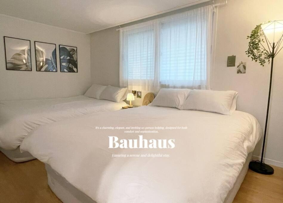 #10pax #freeparking #3rooms #5queens #metro6min #airportbus8min #conviniencestore1min #ott #longtermstay *